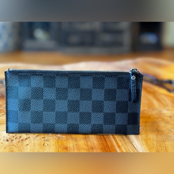 Louis Vuitton Pochette Félicie Insert damier
Black Leather 2010 - Picture 3 of 15